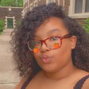 Meet your Posher, Lacey